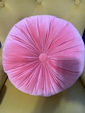 World Market Round Peach Pink Velvet Tufted Throw Pillow 🌸🍑